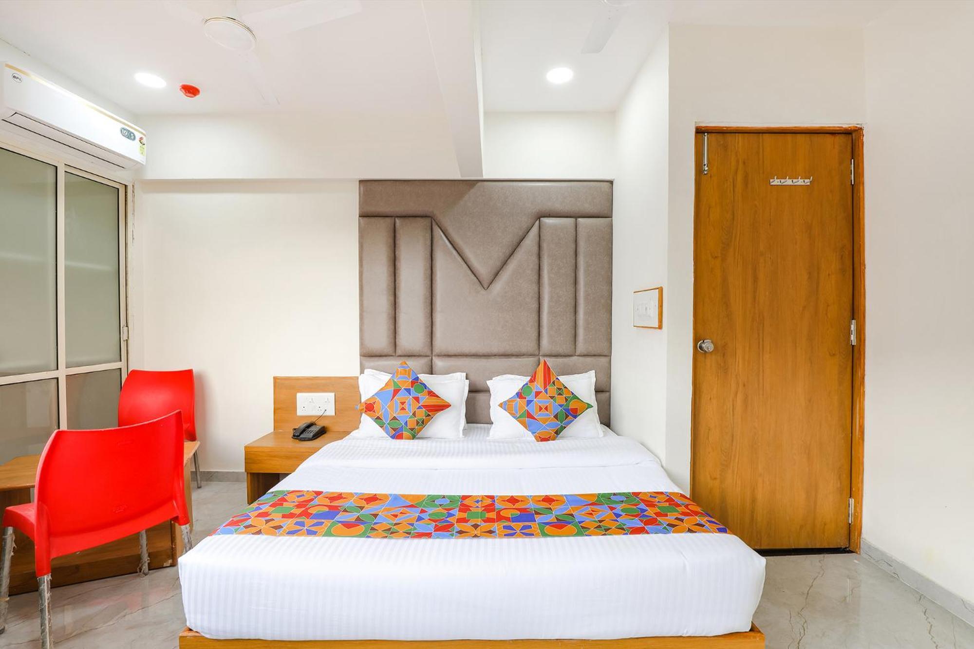 Fabhotel Crystal I - Gandhinagar Eksteriør bilde