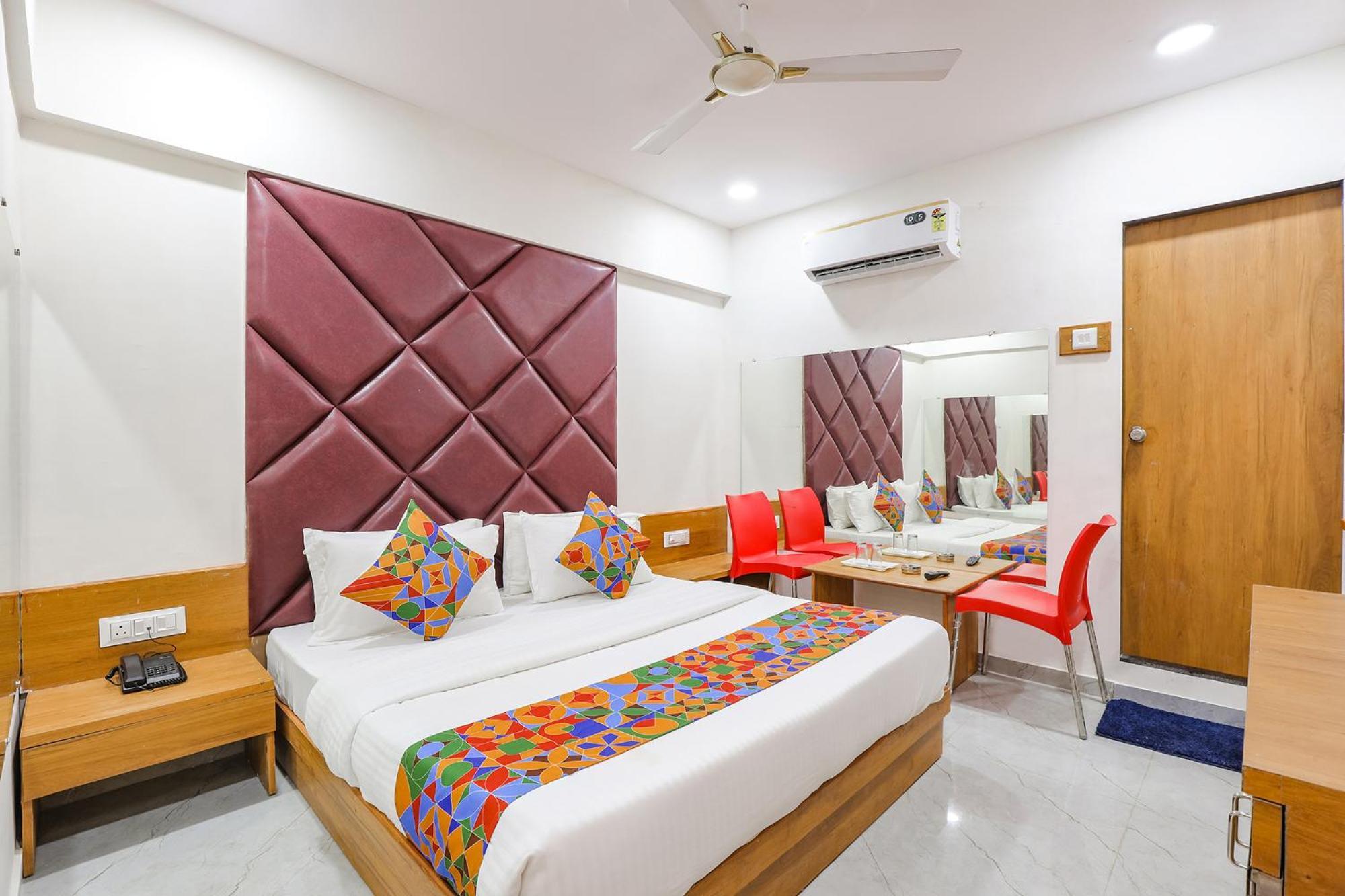 Fabhotel Crystal I - Gandhinagar Eksteriør bilde