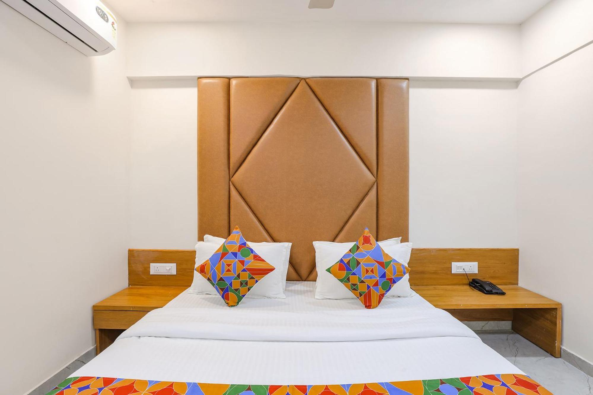 Fabhotel Crystal I - Gandhinagar Eksteriør bilde