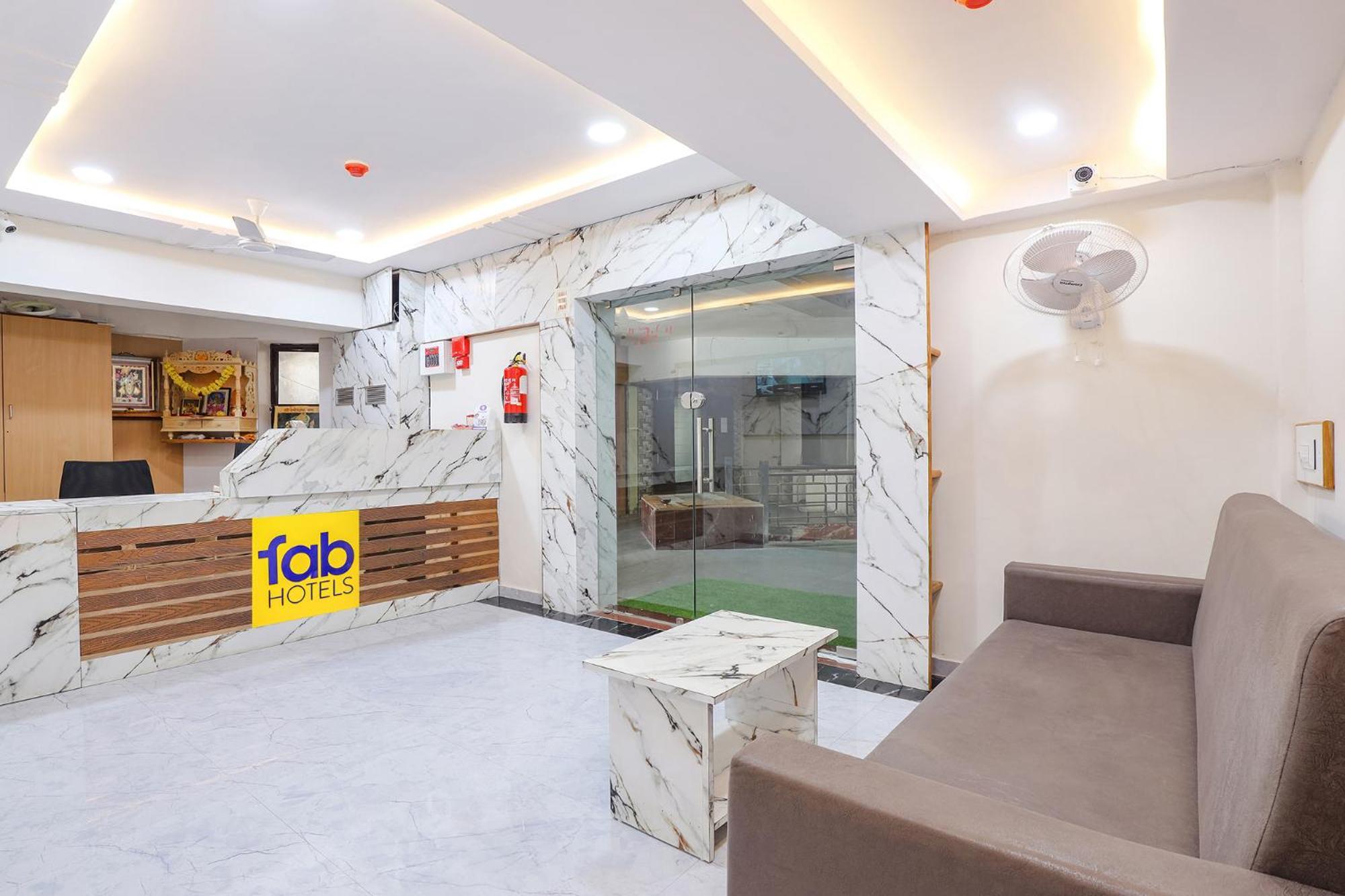 Fabhotel Crystal I - Gandhinagar Eksteriør bilde