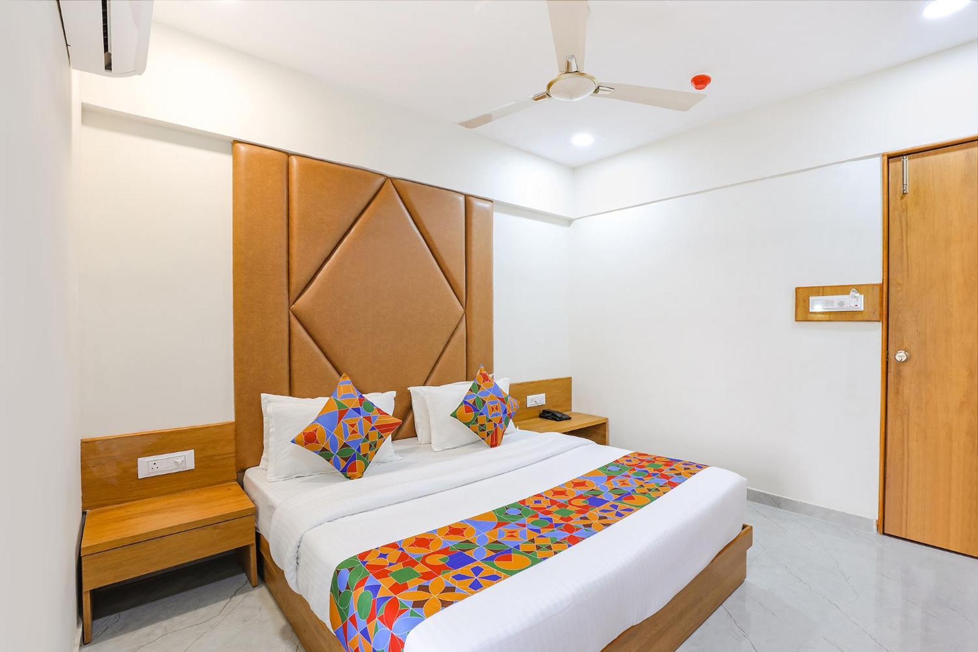 Fabhotel Crystal I - Gandhinagar Eksteriør bilde