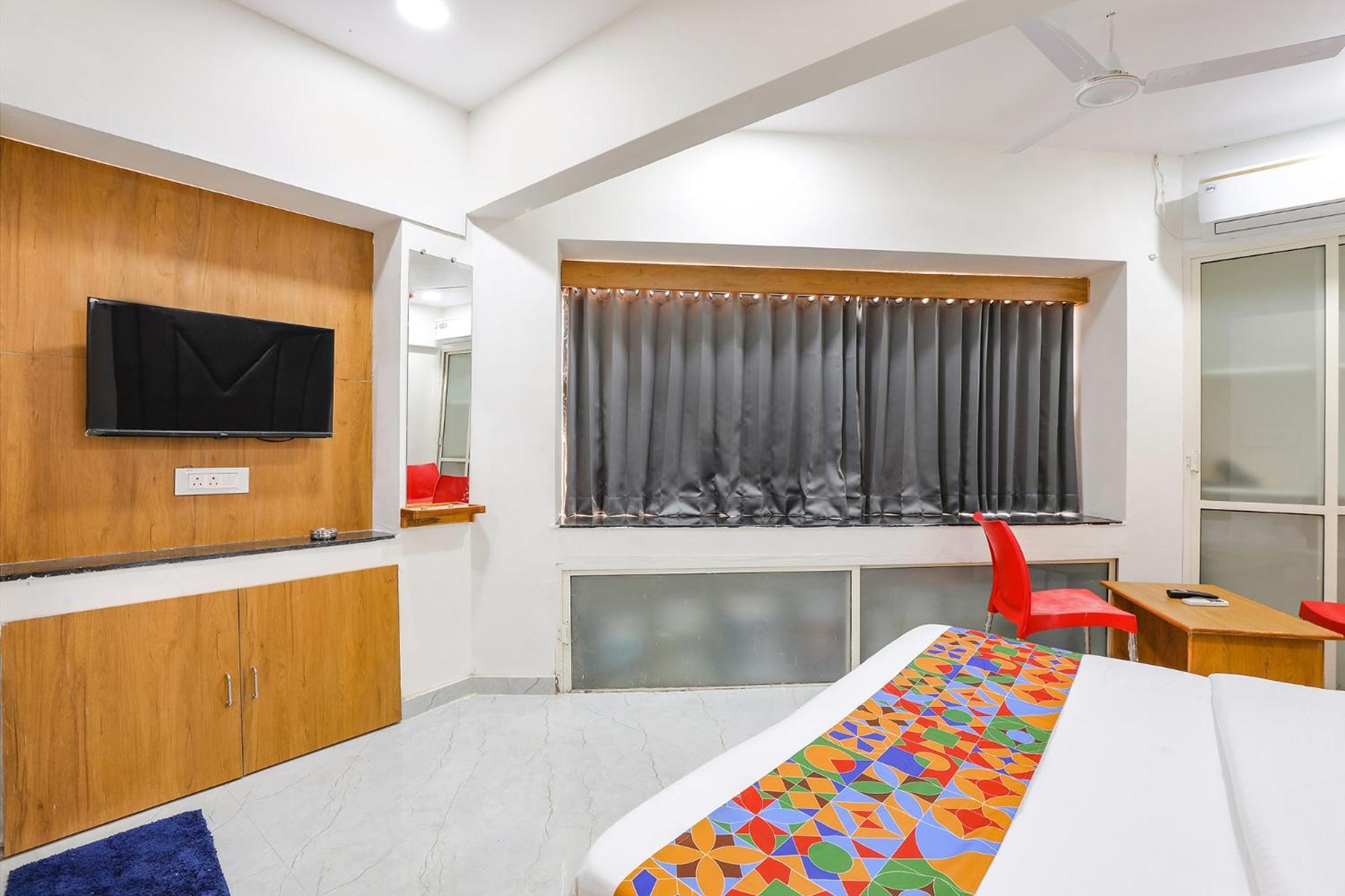 Fabhotel Crystal I - Gandhinagar Eksteriør bilde
